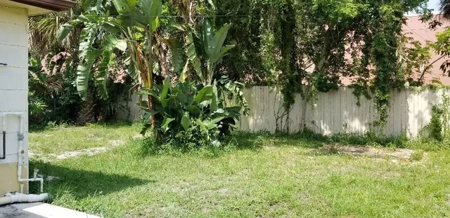 $2,200 | 3612 Elizabeth Street, Palm Springs, FL 33461