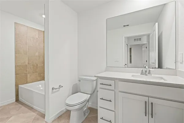 $1,800 | 19140 Scallop Loop, Unit 105, Lakewood Ranch, FL 34211