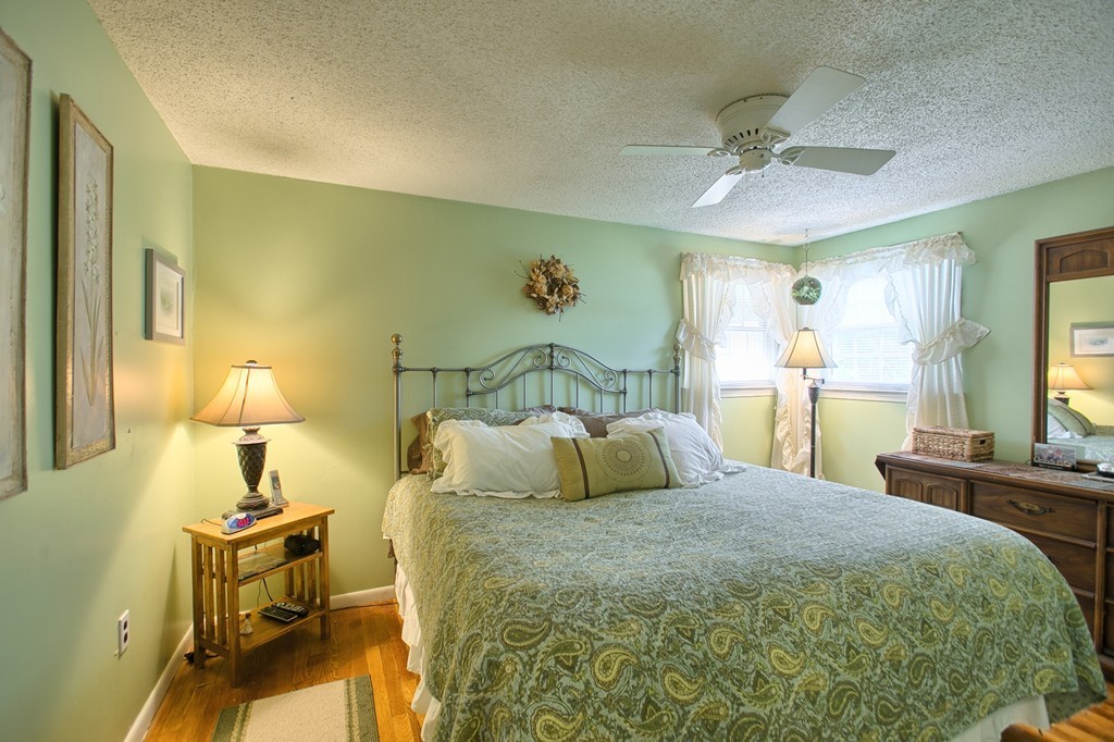 43 Burnham Road Billerica, MA 01862 - Photo 8 of 29 Gallery Image 8