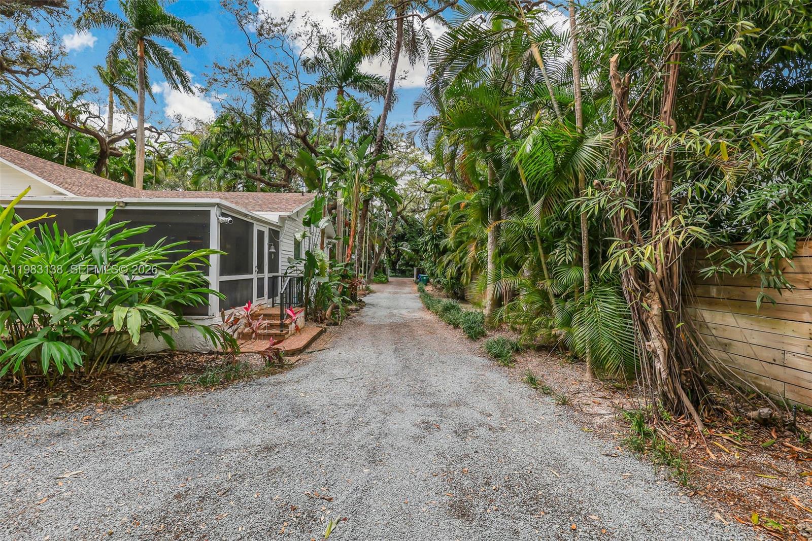 2925 Seminole Street Miami, FL 33133 - Photo 7 of 11