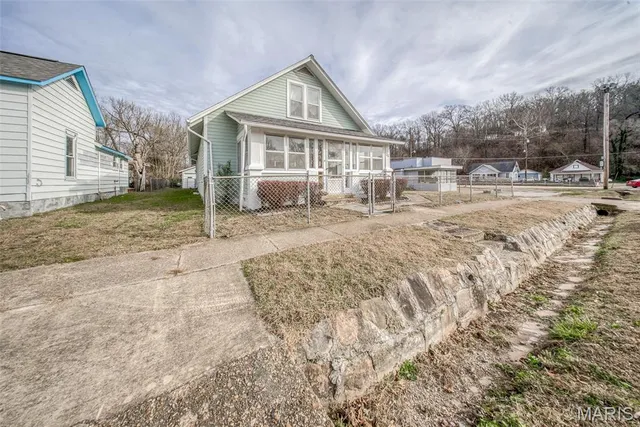 $139,900 | 25-15 West 5th Street, Newburg, MO 65550