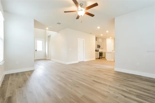 $2,285 | 352 Whiteheart Drive, Deland, FL 32724