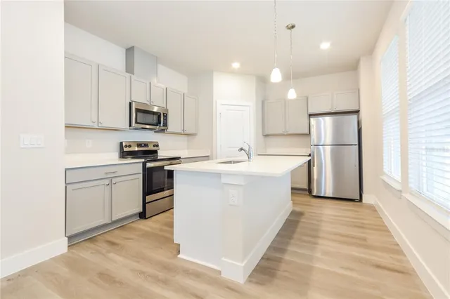 $2,285 | 352 Whiteheart Drive, Deland, FL 32724