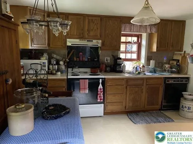 $1,300,000 | 1425 Highpoint Road, Hellertown, PA 18055