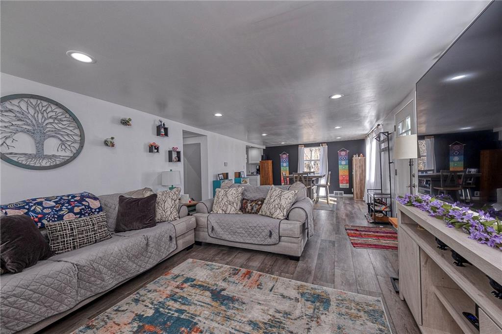 951 Stotler Road Pittsburgh, PA 15235 - Photo 5 of 27