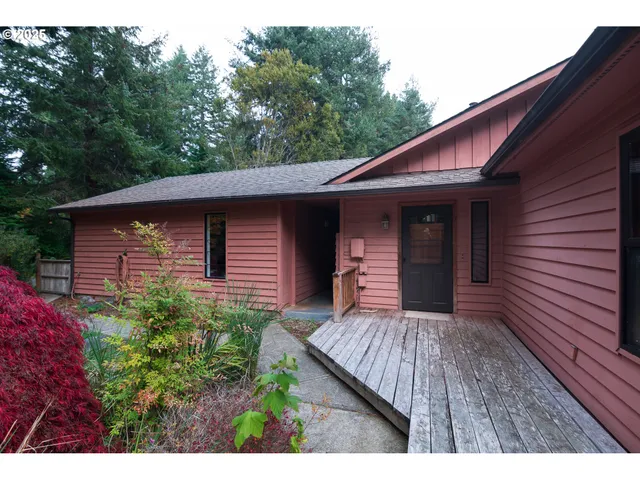 a view of backyard of house
