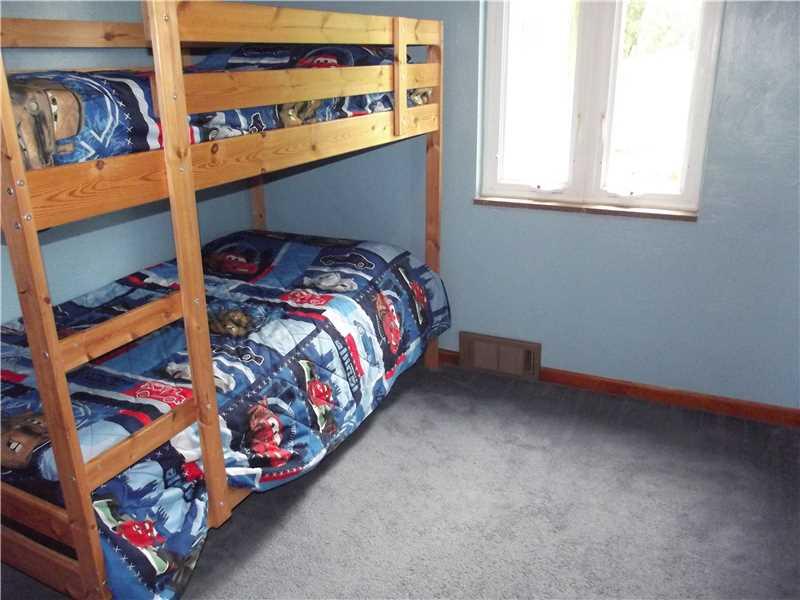 117 Hillcrest Drive Pittsburgh, PA 15237 - Photo 14 of 24 Bedroom.