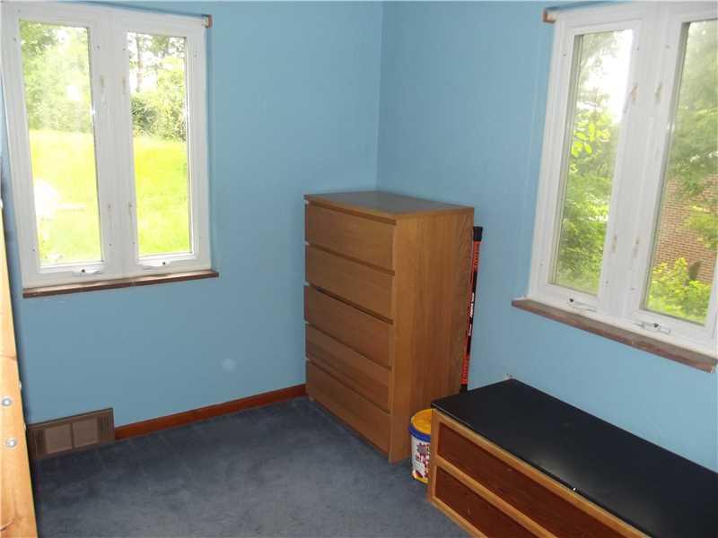 117 Hillcrest Drive Pittsburgh, PA 15237 - Photo 15 of 24 Bedroom.