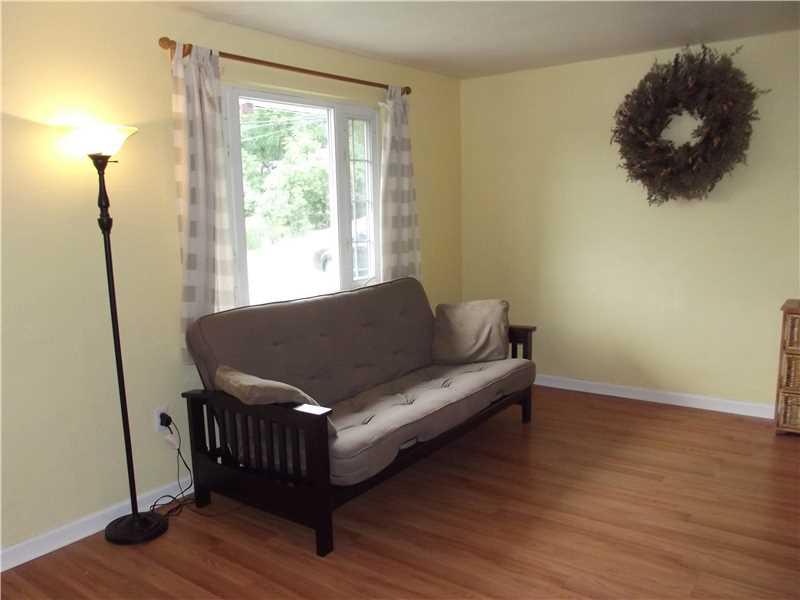 117 Hillcrest Drive Pittsburgh, PA 15237 - Photo 20 of 24 Living Room.