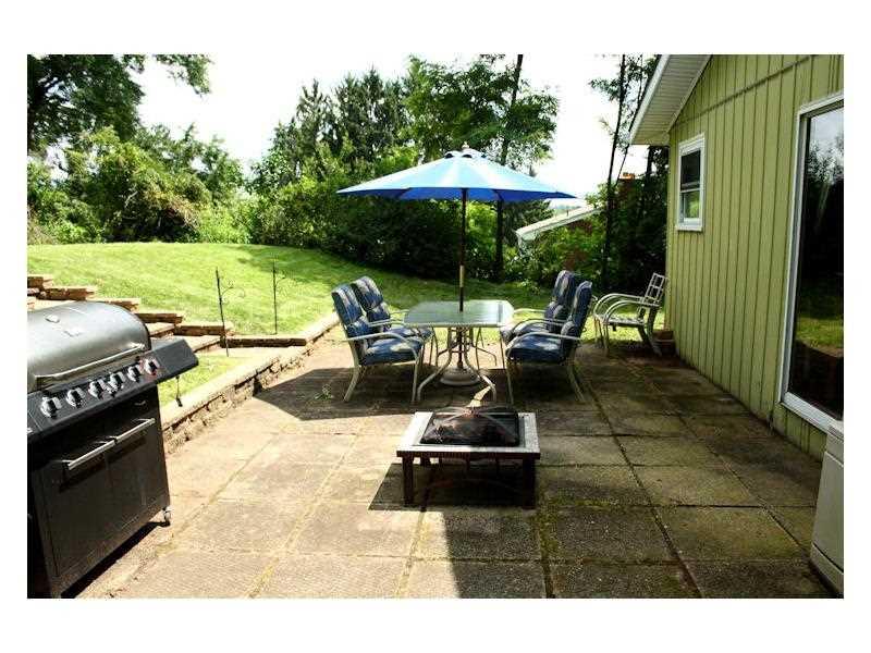 117 Hillcrest Drive Pittsburgh, PA 15237 - Photo 3 of 24 Patio/Deck.