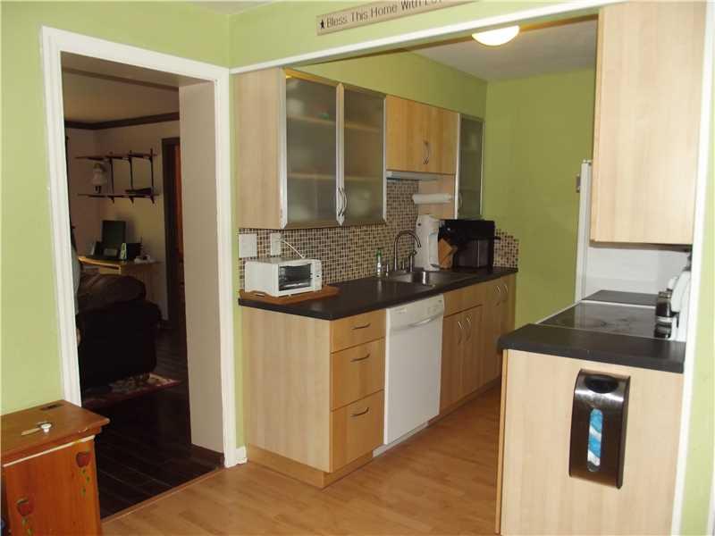 117 Hillcrest Drive Pittsburgh, PA 15237 - Photo 8 of 24 Kitchen.