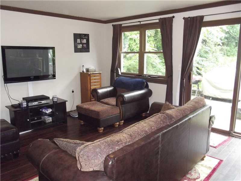 117 Hillcrest Drive Pittsburgh, PA 15237 - Photo 9 of 24 Family Room.
