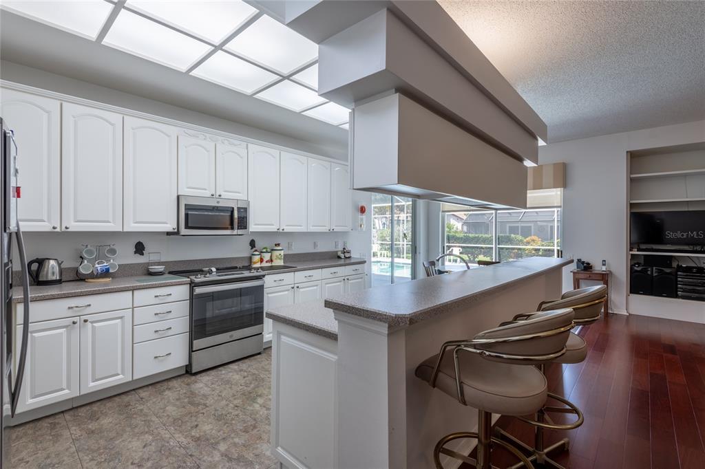 690 Weathersfield Drive Dunedin, FL 34698 - Photo 16 of 58
