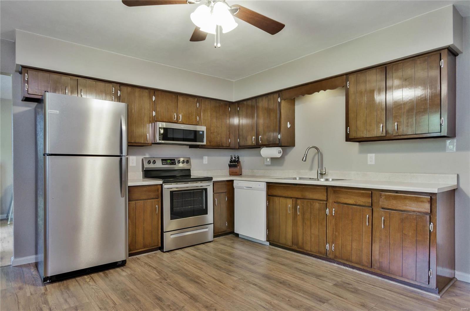 905 Long Branch Road Troy, IL 62294 - Photo 14 of 29 Gallery Image 14