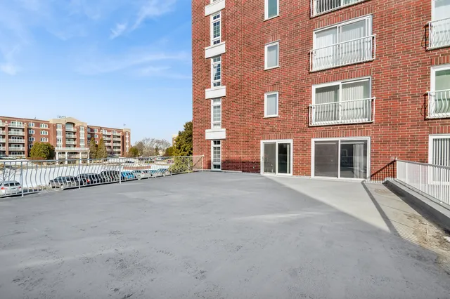$399,900 | 7041 West Touhy Avenue, Unit 209, Niles, IL 60714