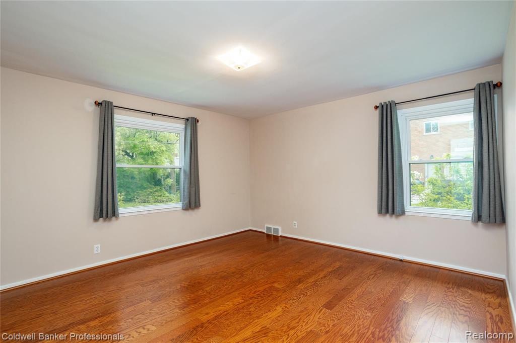 401 Barclay Grosse Pointe, MI 48236 - Photo 20 of 39