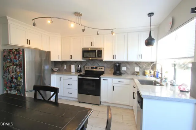 $512,000 | 3445 Highwood Court, Unit 128, Simi Valley, CA 93063