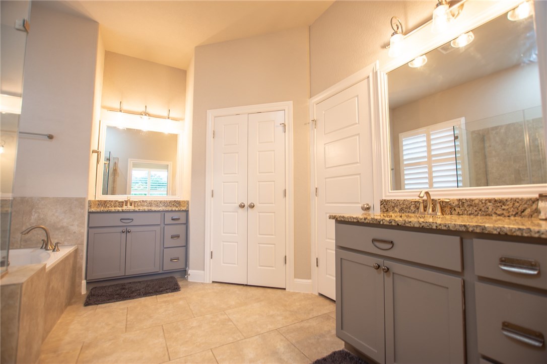 22521 Rock Wren Road Spicewood, TX 78669 - Photo 9 of 38