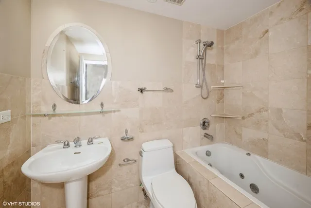 $3,200 | 829 Pinehurst Lane, Schaumburg, IL 60193