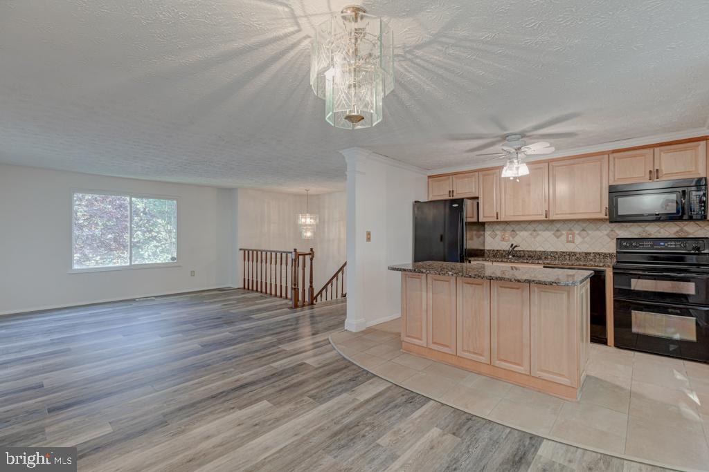 8463 Rippled Creek Court Springfield, VA 22153 - Photo 12 of 36 Kitchen