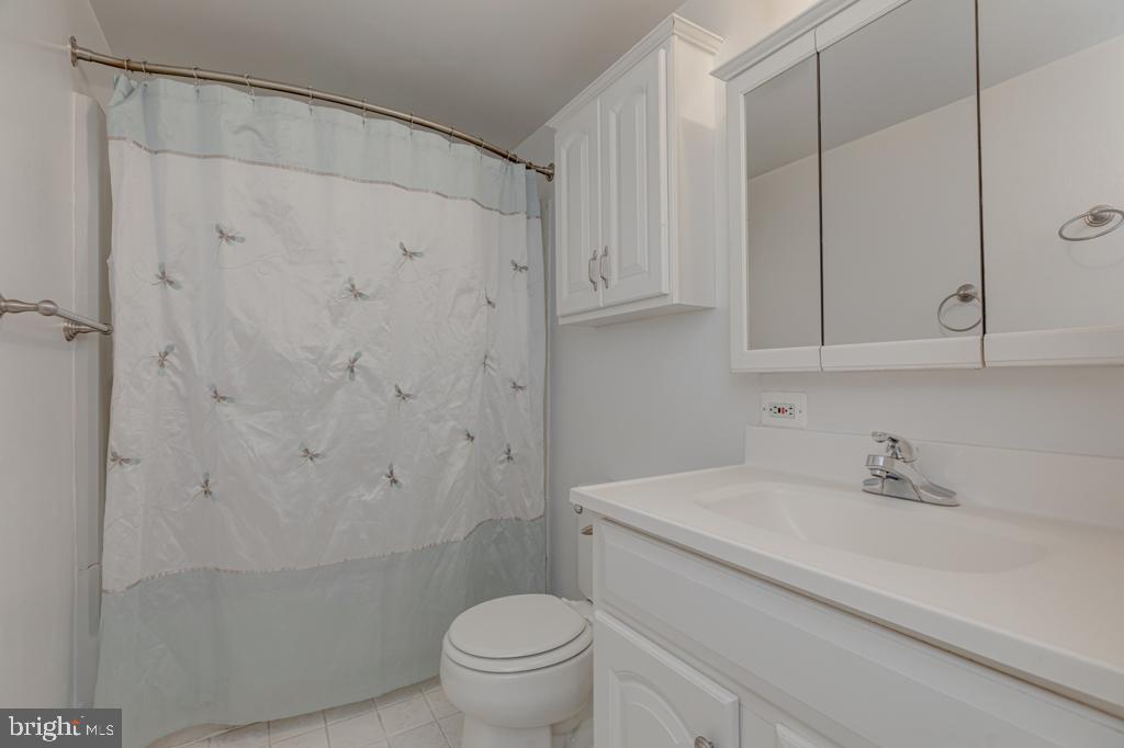 8463 Rippled Creek Court Springfield, VA 22153 - Photo 16 of 36 Hall Bath