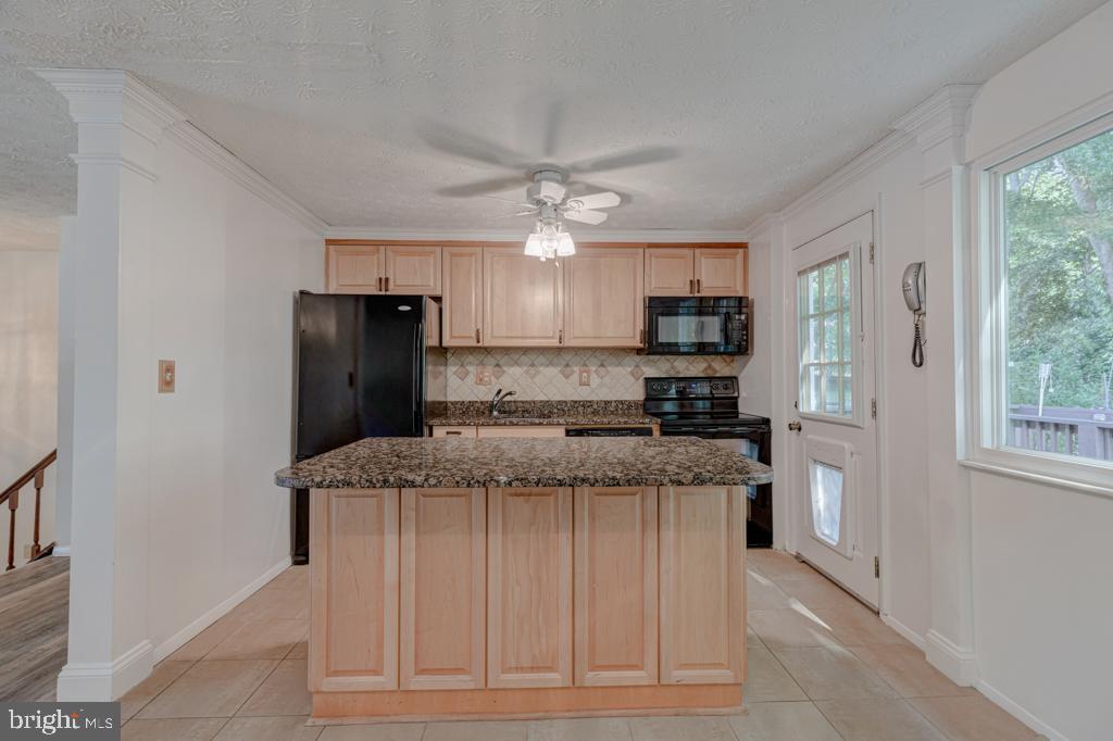 8463 Rippled Creek Court Springfield, VA 22153 - Photo 10 of 36 Kitchen