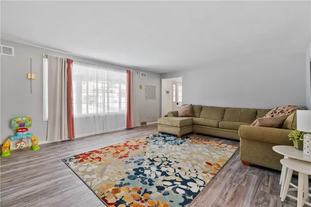 $385,000 | 124 Sherwood Drive, Greensburg, PA 15601