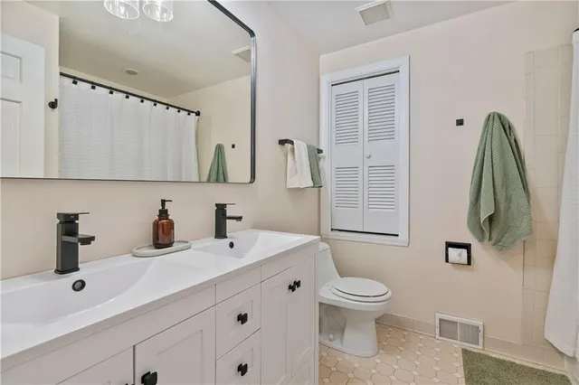 $385,000 | 124 Sherwood Drive, Greensburg, PA 15601