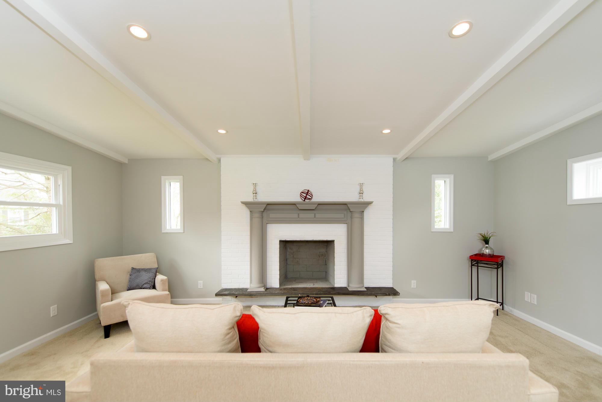 1349 Sudvale Road Pikesville, MD 21208 - Photo 8 of 30 Interior (Great Room)