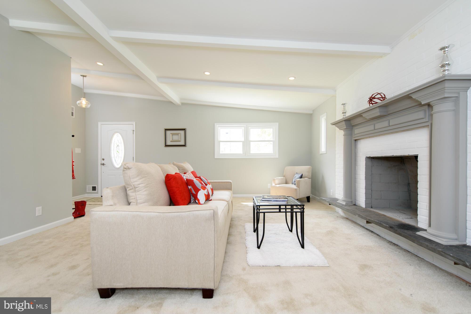 1349 Sudvale Road Pikesville, MD 21208 - Photo 10 of 30 Interior (Great Room)