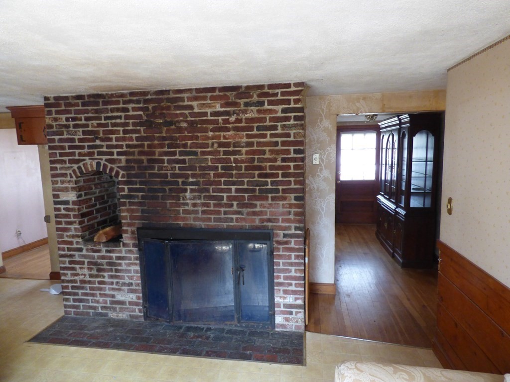 34 Crescent Road Hamilton, MA 01982 - Photo 9 of 39