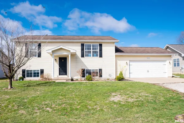 $225,000 | 111 North Jackson Street, Deer Creek, IL 61733