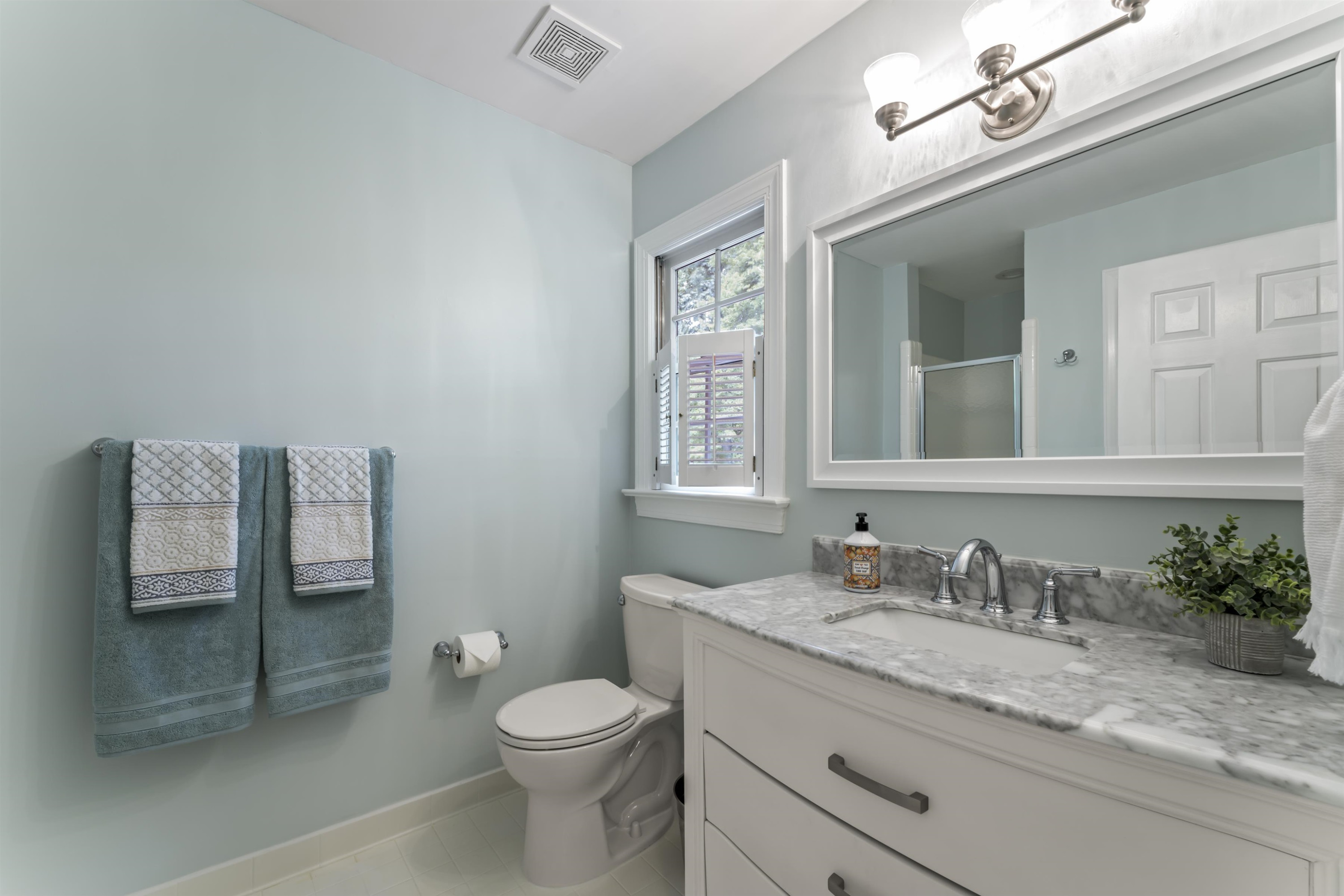425 Weathergreen Drive Raleigh, NC 27615 - Photo 19 of 33 This home has a total of 3 Full and 1 half Baths. Hall Full Bath on 2nd Floot