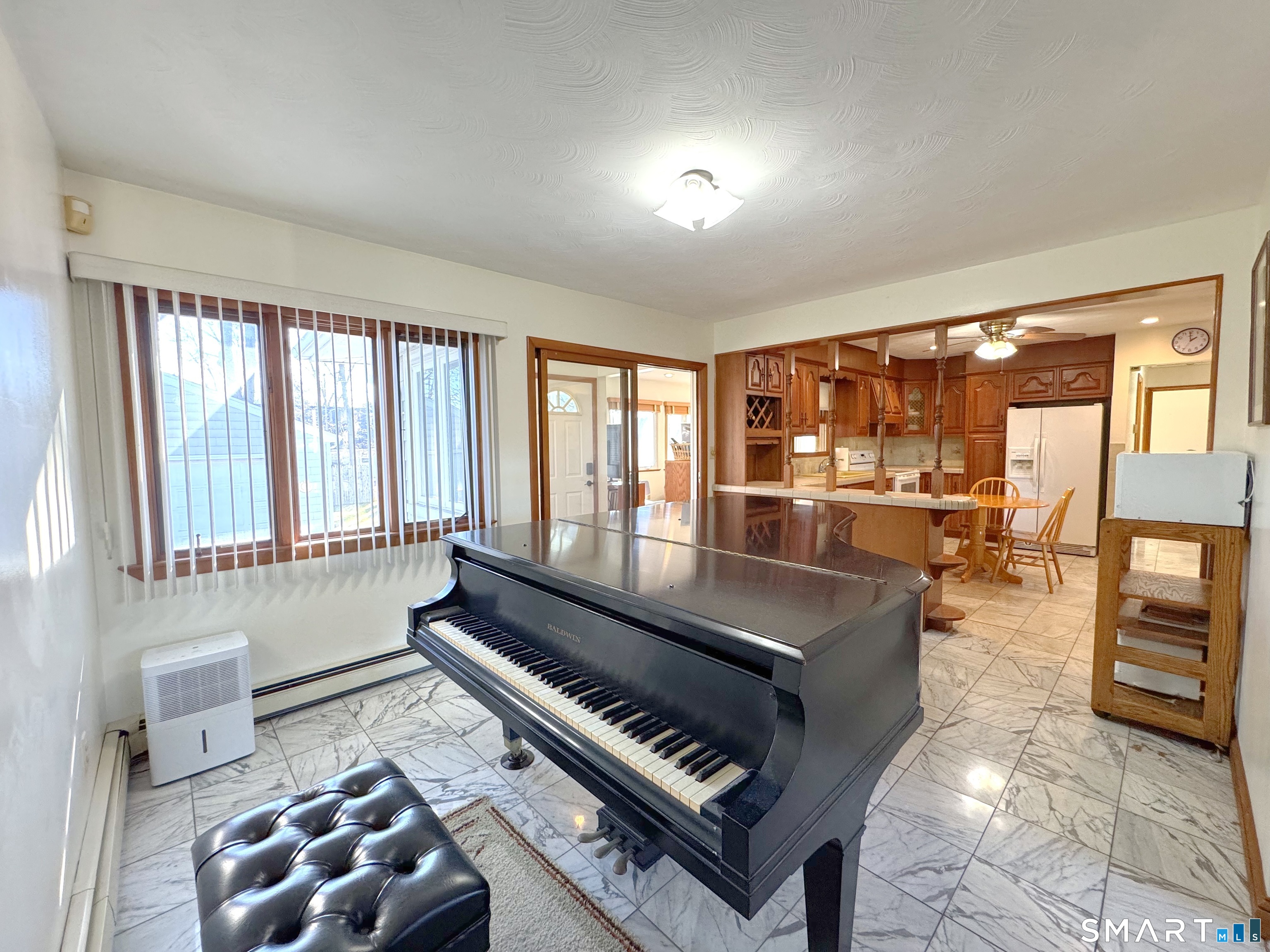 121 Richfield Road Bridgeport, CT 06606 - Photo 17 of 40