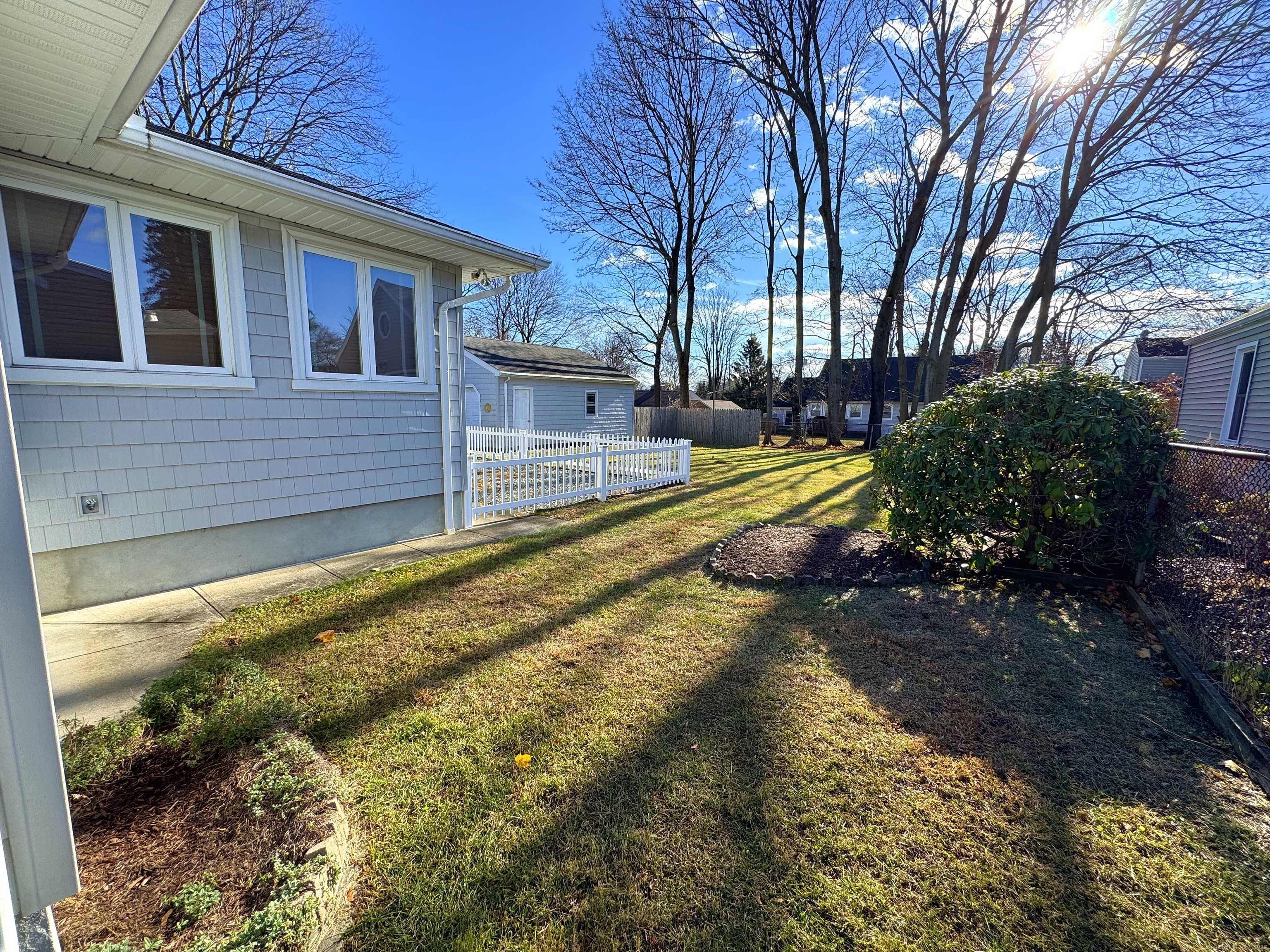 121 Richfield Road Bridgeport, CT 06606 - Photo 8 of 40