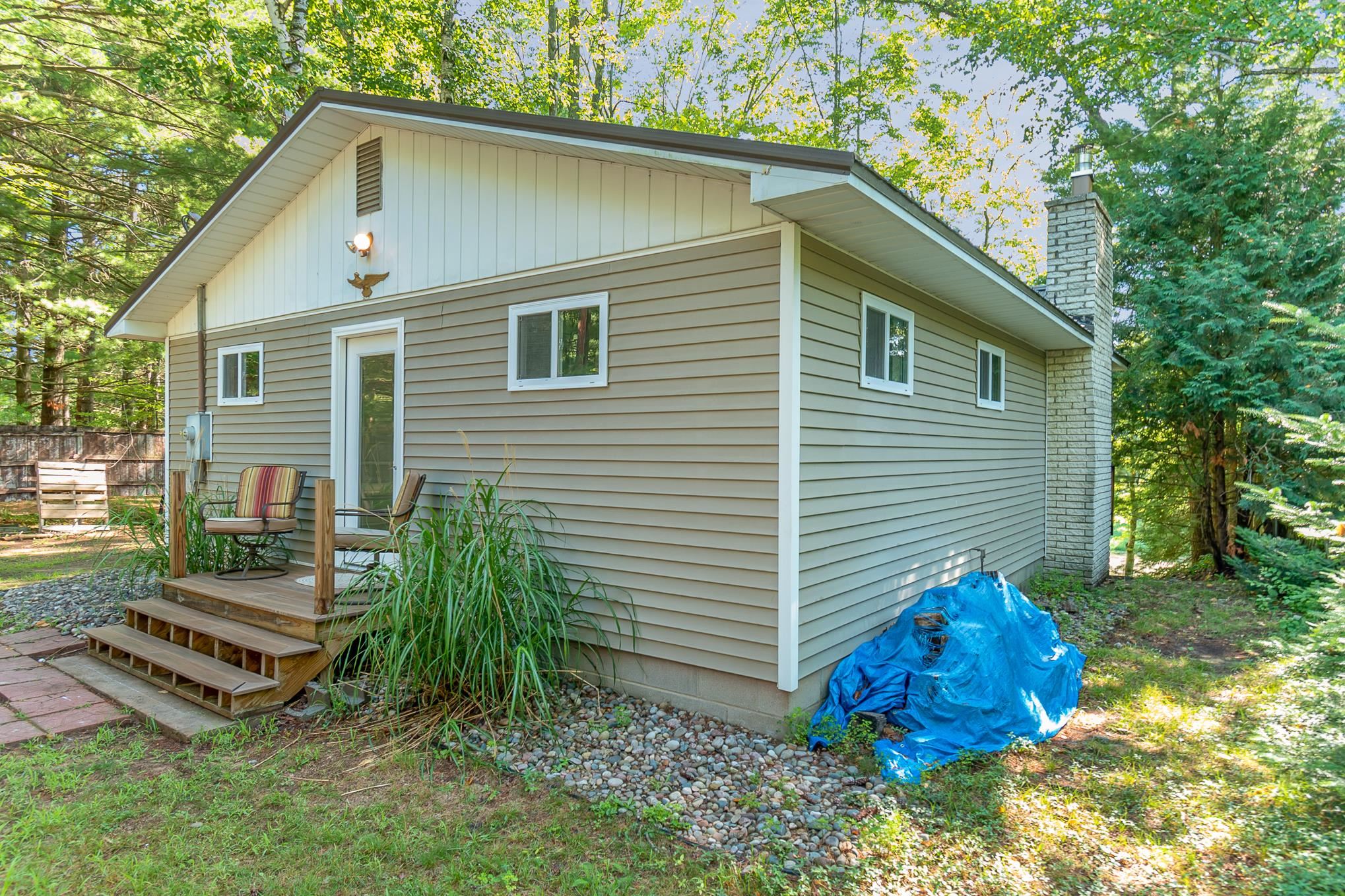 964 Rivers Terrace Road Gladwin, MI 48624 - Photo 2 of 25
