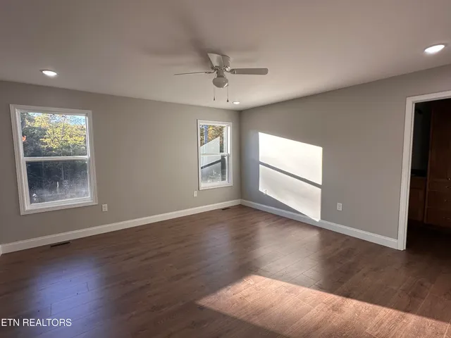 $329,900 | 560 St Anthony Drive, Jamestown, TN 38556