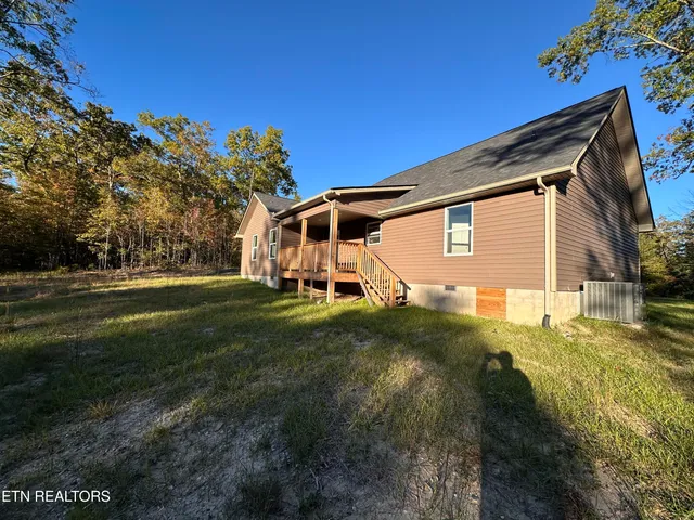 $329,900 | 560 St Anthony Drive, Jamestown, TN 38556