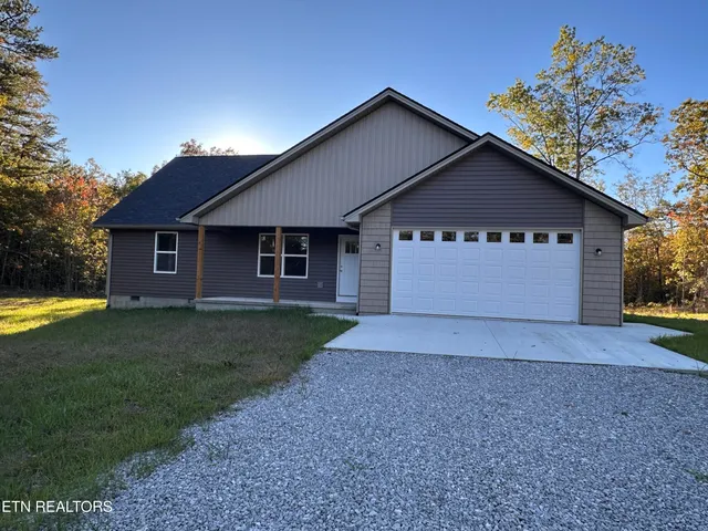 $329,900 | 560 St Anthony Drive, Jamestown, TN 38556