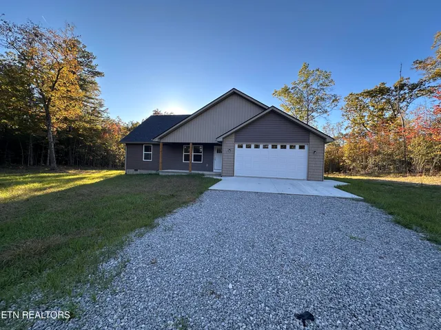 $329,900 | 560 St Anthony Drive, Jamestown, TN 38556