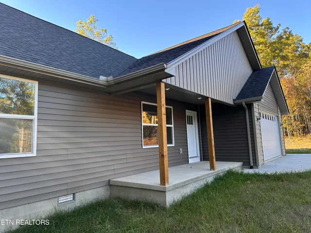 $329,900 | 560 St Anthony Drive, Jamestown, TN 38556