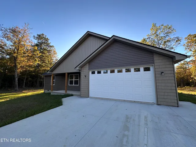 $329,900 | 560 St Anthony Drive, Jamestown, TN 38556