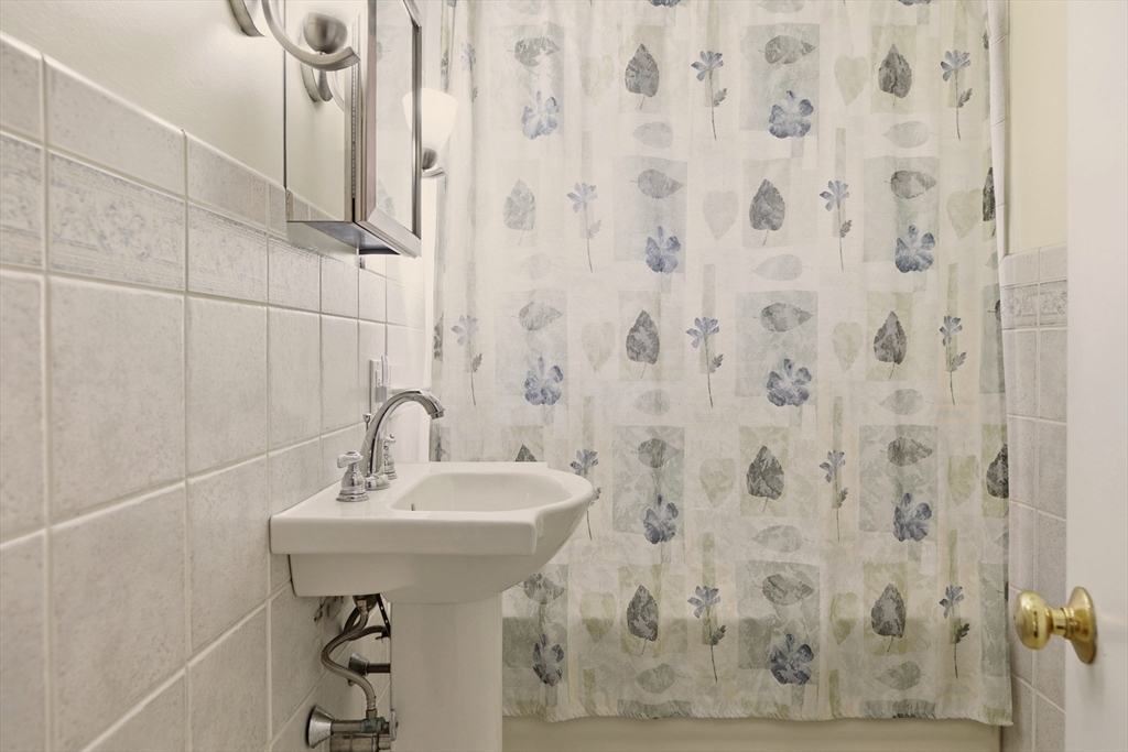 1282 E Road Tiverton, RI 02878 - Photo 23 of 42