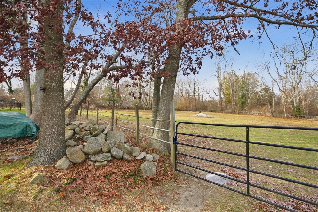 1282 E Road Tiverton, RI 02878 - Photo 34 of 42