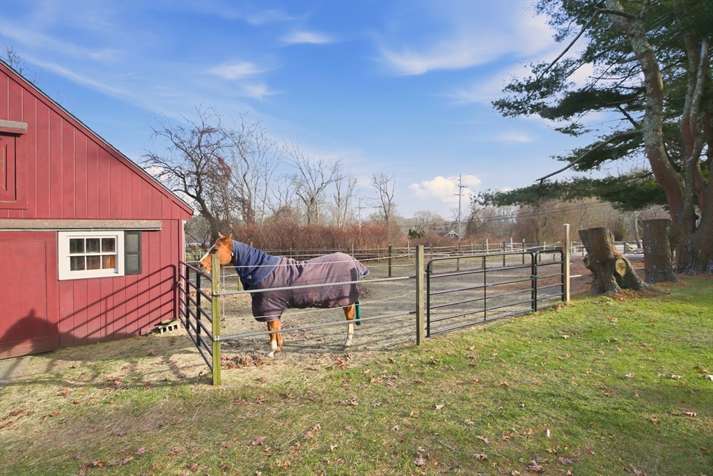 1282 E Road Tiverton, RI 02878 - Photo 6 of 42