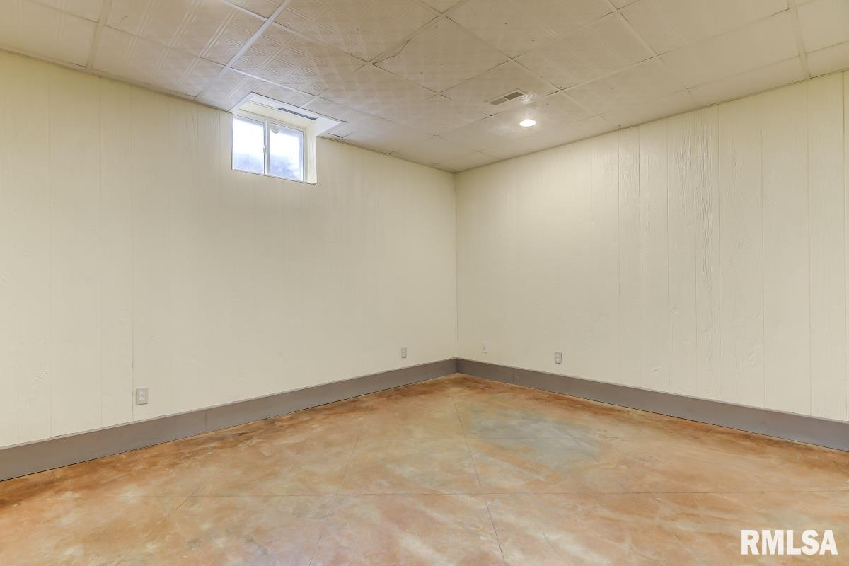 6008 Stagecoach Road Pleasant Plains, IL 62677 - Photo 31 of 48 Gallery Image 31