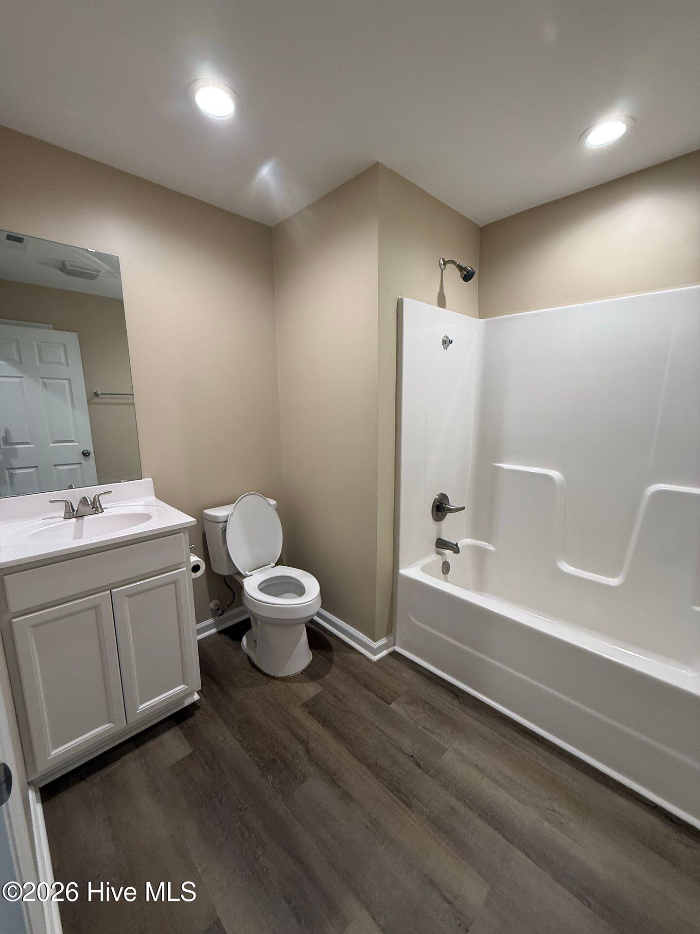 201 Fire Tower Road, Unit 6 Richlands, NC 28574 - Photo 8 of 8 hall bathroom