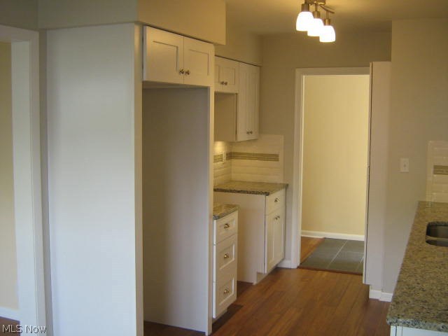 3677 Langton Road Cleveland, OH 44121 - Photo 4 of 29