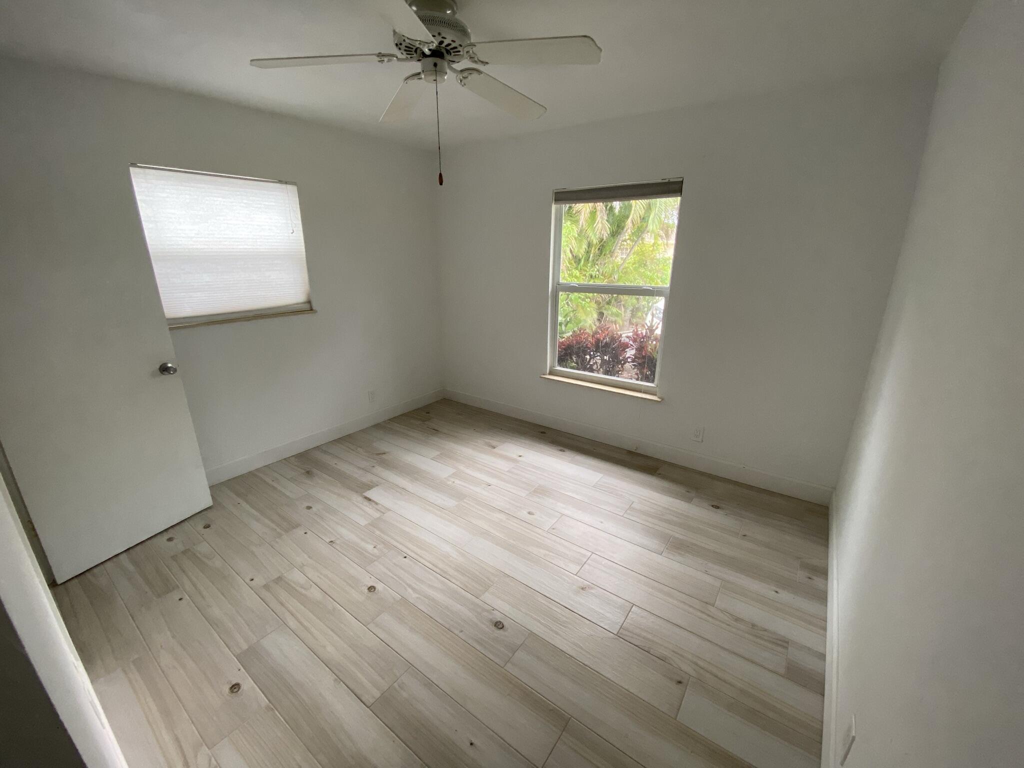 209 Coventry Street Boca Raton, FL 33487 - Photo 12 of 18 Bedroom 2