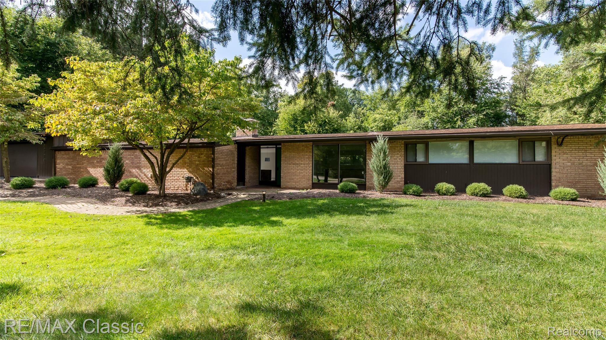 29726 Highmeadow Road Farmington, MI 48334 - Photo 3 of 52 002_2.jpg